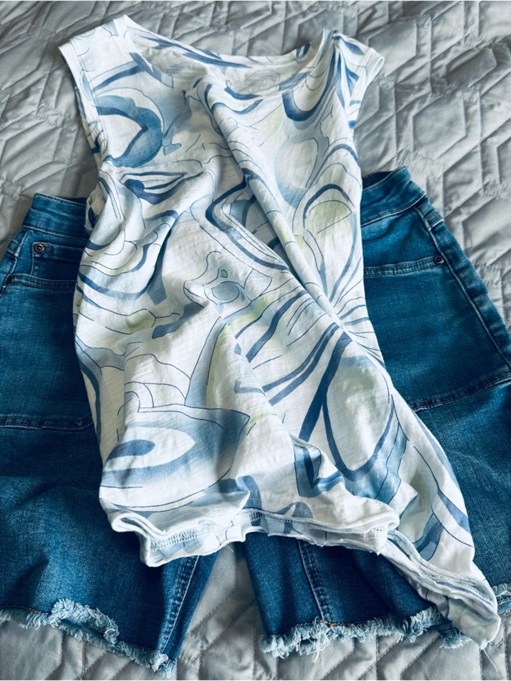 ⭐️Bundle⭐️LN Tribal Sz 6(29)Audrey Mid Rise Denim Shorts With Charlie B Tank L